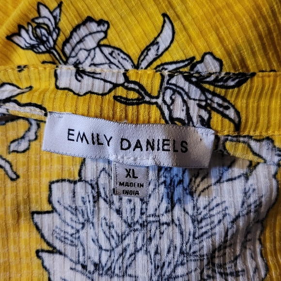 Women's top, excellent condition, only worn a few times - Picture 3 of 8